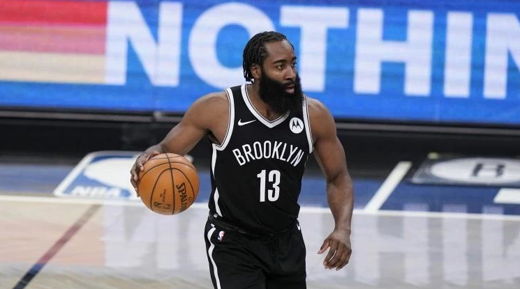 在防守端给 在防守端给