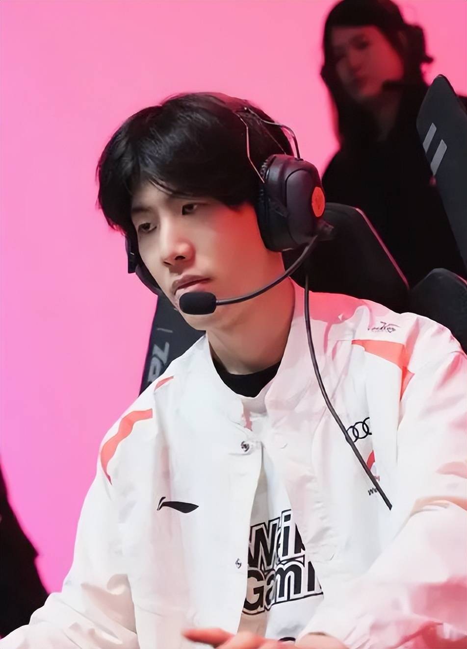 往转瞬即逝 往转瞬即逝