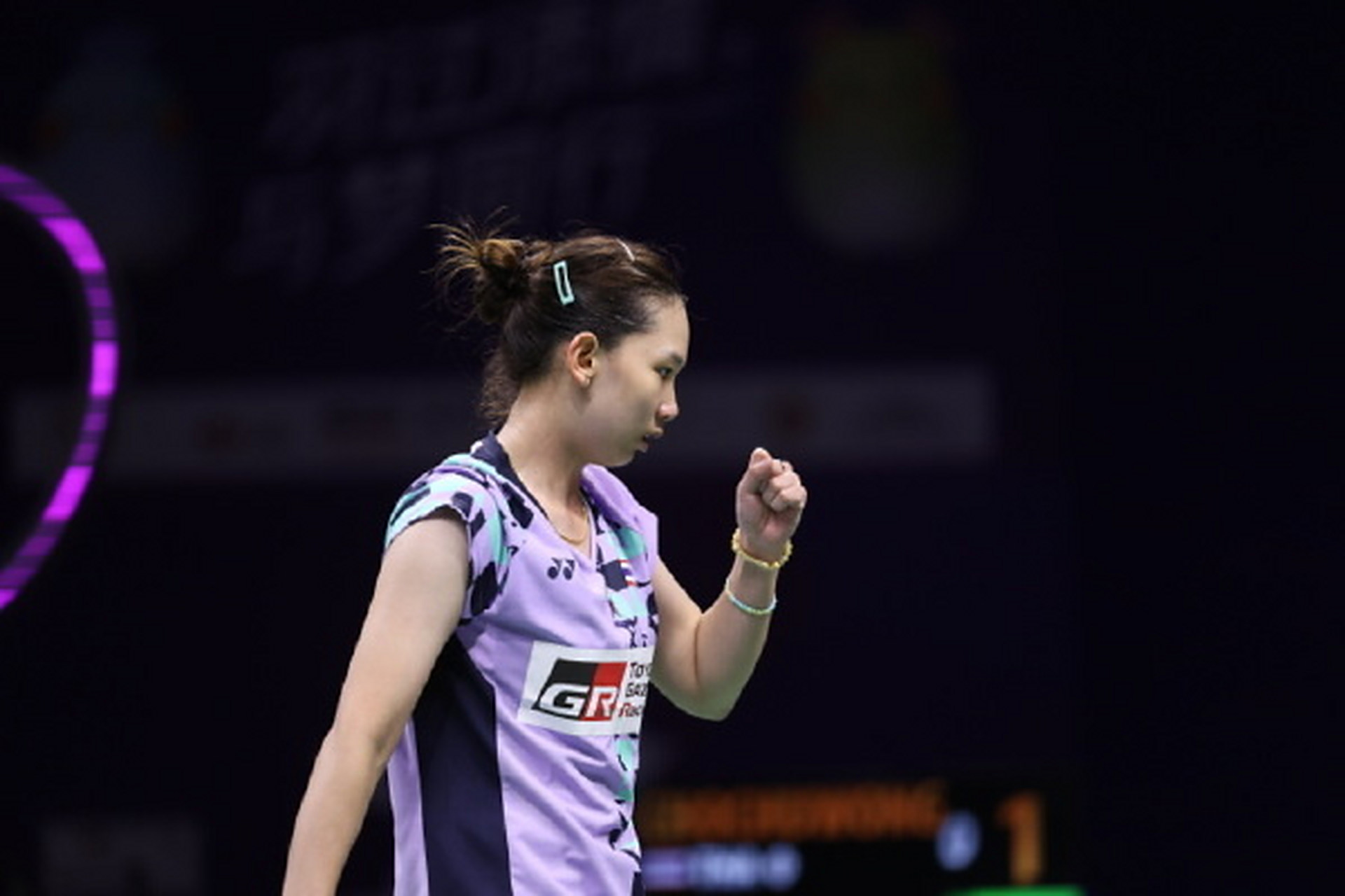 他甚至利用 他甚至利用